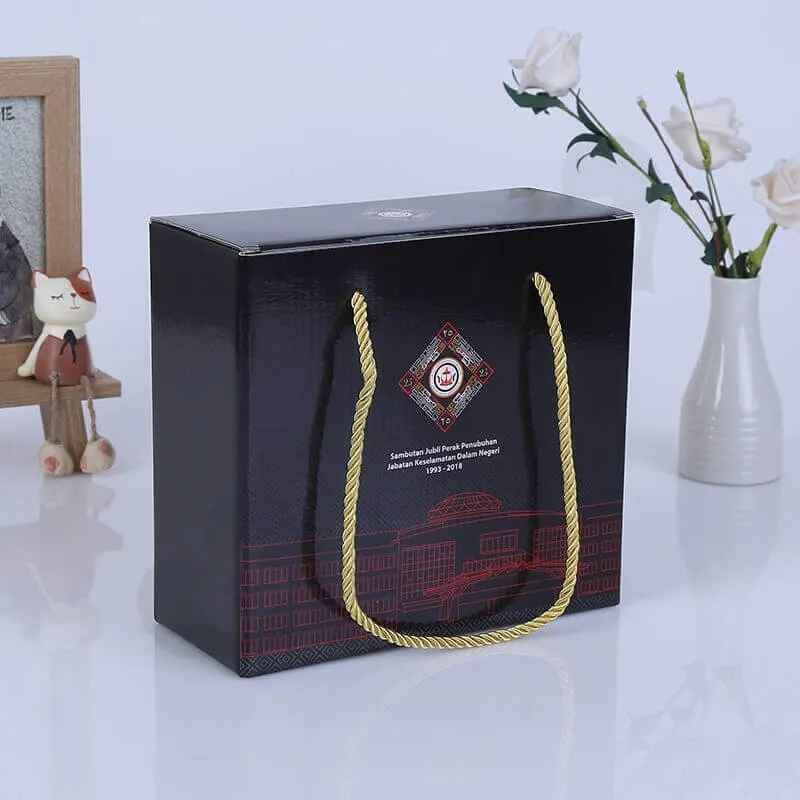Custom Gift Packaging Box With Nylon Handle side view one