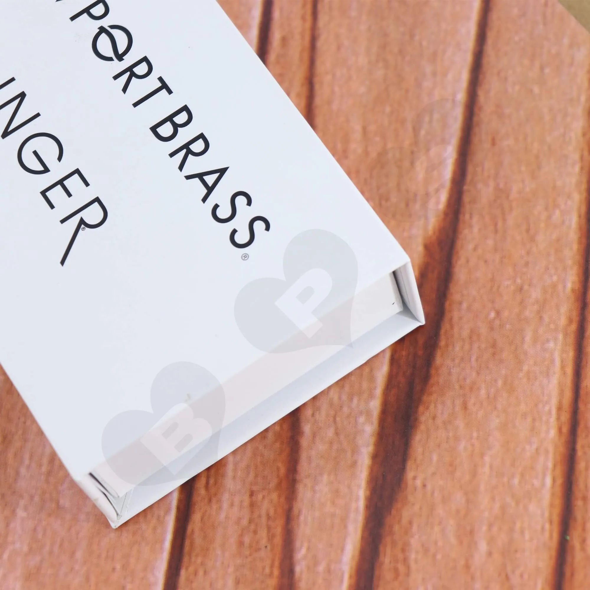 Cardboard Magnetic Closure Box Flocked EVA Foam For Packing Bathroom Supplies Side View Five